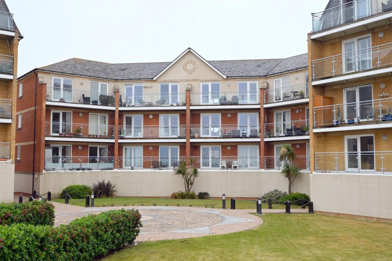 San Diego Way, Sovereign Harbour, Eastbourne